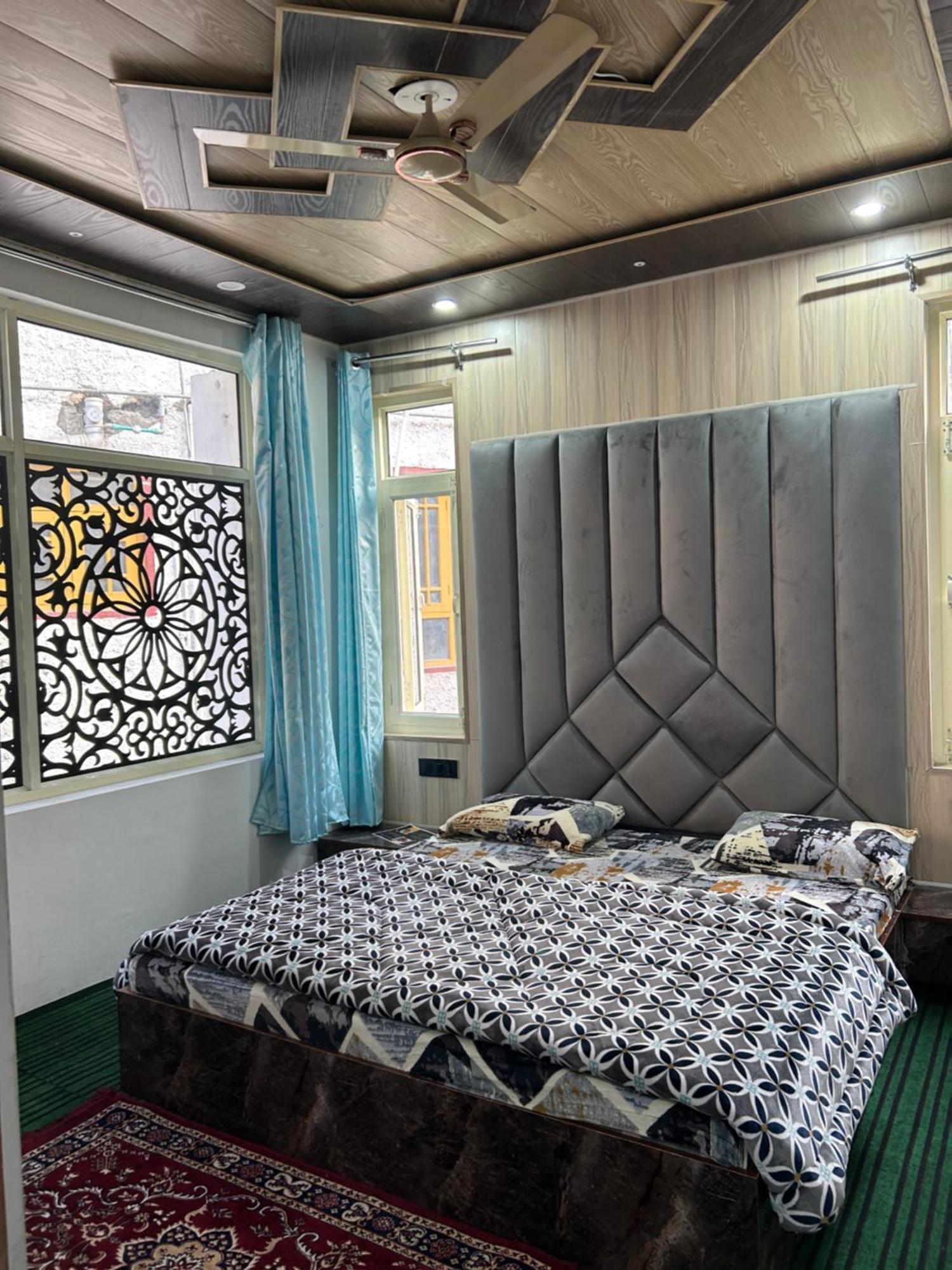 Hotel Resonance Exotic Srinagar  Exterior photo