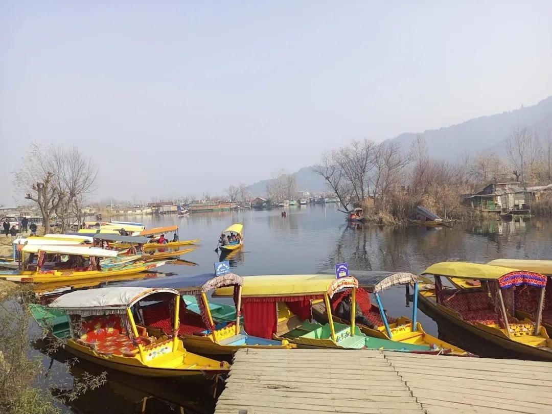 Hotel Resonance Exotic Srinagar  Exterior photo